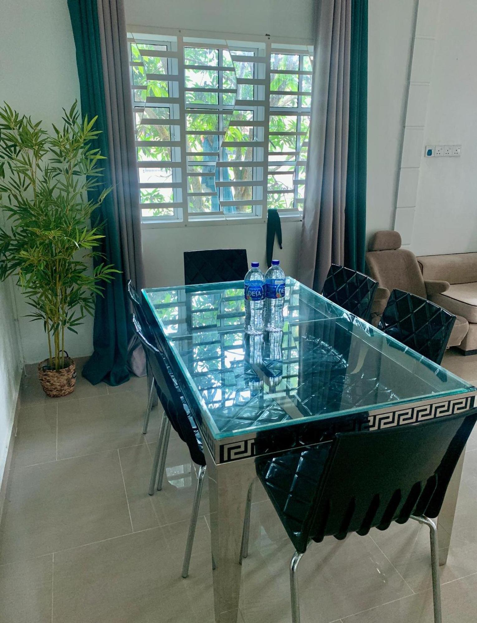 Tiara Inn Homestay 2 Tingkat Pontian Johor Pontian Besar Экстерьер фото